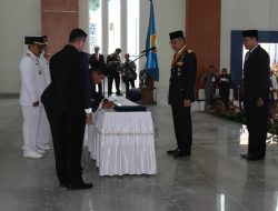 Gubernur Sultra Lantik Bupati Wakatobi