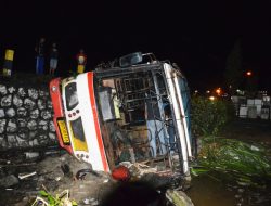 Mobil Bus Terjun Bebas, Warga Konsel Akhiri Hidupnya di Lalingato
