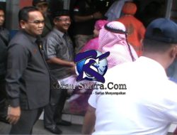 Bupati Kolut Jemput Jamaah Haji Di Pelabuhan Katoi