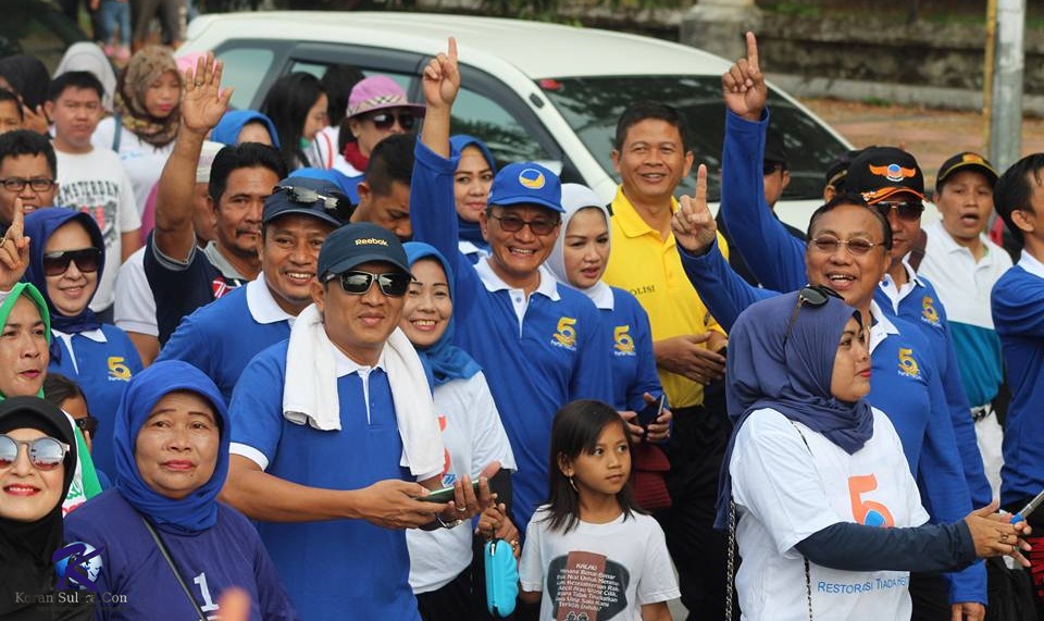 [caption id="attachment_3681" align="aligncenter" width="960"] Ribuan Simpatisan Jalan santai ikut meriakan HUT Nasdem yang ke-5 Foto: Dekri/KORAN SULTRA[/caption]