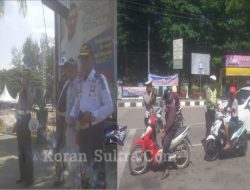Kurangi Angka Pelanggaran, Ditlantas Polda Sultra Bagi Bagi Brosur