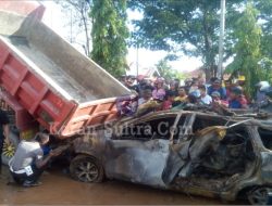 Ditinggal Belanja Sebentar, Mobil Hangus Terbakar