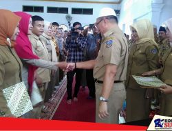 Ratusan GTT Terima SK Bupati Koltim