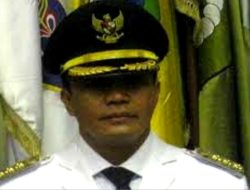 Ribuan Masyarakat Jemput Bupati Dan Wabup Muna Barat di Pelabuhan