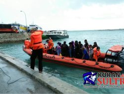 Terombang – Ambing di Lautan, TIM SAR Wakatobi Berhasil Evakuasi Penumpang KLM Handayani 02