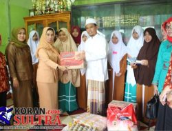 Persatuan Dharma Wanita Pemda Konsel Bagikan Sumbangan