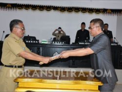 Pemda Konawe Serahkan LKPD Konawe Ke DPRD