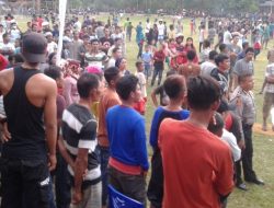 Babak Final Berakhir Ricuh, Supporter Ikut Masuk Lapangan