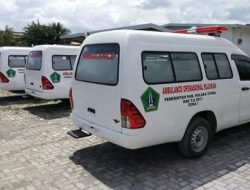 Lima unit Mobil Ambulance Siap Mobile di Lasusua