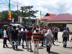 Tidak Terima Vonis Terdakwa 11 Tahun, Keluarga Korban Protes