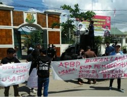 Pengadaan Pupuk Disoal, Puluhan Massa Berunjuk Rasa di Kejati Sultra