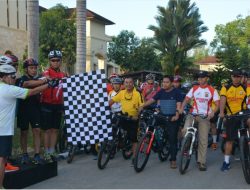 Meriahkan HUT TNI Ke 72, Ratusan Peserta Ikut “Fun Bike Kapolda Sultra”