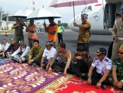 Pemkab Wakatobi Sambut Pendaratan Perdana Garuda Indonesia di Bandara Matahora