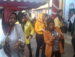 Simpatisan Paslon “AMAN” Goyang KPU Sultra