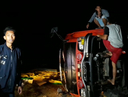 Jalan Berlubag, Truk Pengangkut Bahan Pokok Terguling