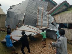 Angin Kencang Porak Porandakan Rumah Warga Dipesisir Pantai Kelurahan Anaiwoi