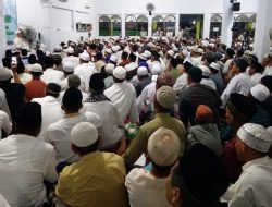 Tengku Zulkarnaen Beri Tausiyah di Masjid Jabal Nur Koltim