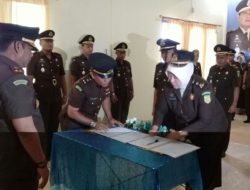 Kajari Muna Lantik Kasi Pidum dan Kasubag Bin