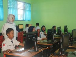 Kadis Dikmudora Pantau Pelaksanaan UNBK di SMP