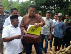 Tepati Janjinya, Bupati Muna Turun Langsung Identifikasi Rumah Warga Korban Bencana