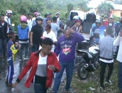 Warga Longa Demo Polres, Tuntut Mantan Kades Segera Diperiksa