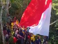 HUT RI ke 73, Merah Putih Berkibar Digunung Babussalam Kolut