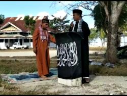 65 Warga Wakatobi Shalat Ied di Lapangan Panggulubelo