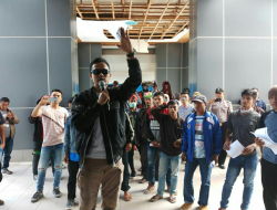 Masyarakat Berunjuk Rasa, Kepemimpinan Surunuddin Di Konsel Dinilai Gagal