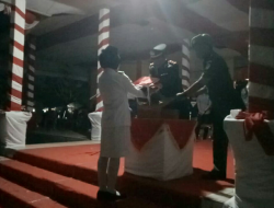 Begini Situasi Upacara Penurunan Bendera di Kecamatan Tanggetada Hingga Malam Hari