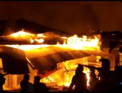 Pasar Sentral Wangi – Wangi Selatan Ludes Terbakar