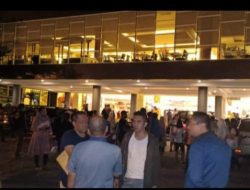 Panik Gempa, Warga Kota Kendari Berlarian Keluar Rumah