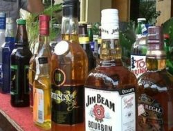 Gelar Operasi Bina Kusuma, Polres Kolaka Sita 516 Botol Miras