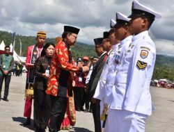 Arhawi Terima Penghargaan Satya Lencana Wira Karya dari Presiden Jokowi