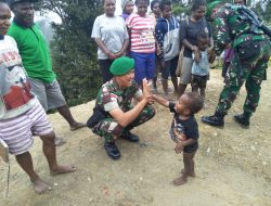 Kehadiran Satgas Yonif 725/Woroagi Disambut Keceriaan Anak-Anak Tapal Batas Papua