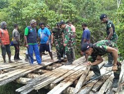 Jembatan Rusak, Aktivitas Warga Papua Terhenti