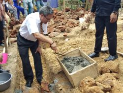 Bupati Koltim Letakkan Batu Pertama Pembangunan Masjid Woiha