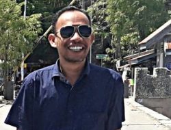 Politik Kebenaran vs Politik Kepalsuan: Sekjen PAN Kota Baubau “Tersenyum” Bukan Politik Pembenaran