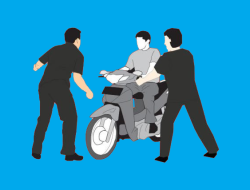 Tarik Paksa Ditengah Jalan, Dua debt collector di Kolaka Dilapor Polisi