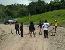 PT WIN Diduga Serobot Lahan, Warga Blokade Aktivitas Jalan Perusahaan