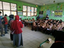 Ikut Mencerdaskan Bangsa, Kendari English Club Goes To School Ke SDN 19 Abeli