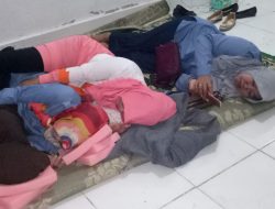 Petugas KPPS Tanggetada Rela Tidur Bergantian Demi Suksenya Perekapan Pleno