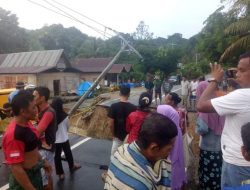 Diterjang Banjir, Jembatan Trans Sulawesi di Kolut Amblas, Satu Rumah Nyaris Roboh