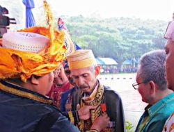 Walikota Baubau Peroleh Medali Juang 9 Windu Kemerdekaan RI