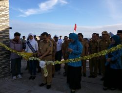 Bupati Arhawi Resmikan Pasar Pelangi Marina Wakatobi