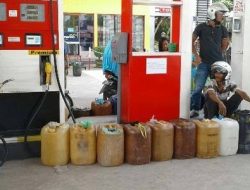 Ambil Gambar saat Pengisian Jerigen di Pertamina, Wartawan di Kolut Dipukul