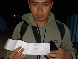 Nasib Adrian, Punya Tiket Dilarang Naik Kapal