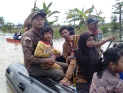 Pramuka Koltim Evakuasi Warga Anambada