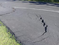 Polres Bidik Pengaspalan Jalan Nasiolan di Muna