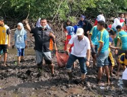 Camat Kaledupa Selatan: Lestarikan Lingkungan, Menanam Mangrove untuk Kehidupan