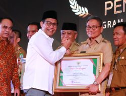 Bupati Koltim Terima Dua Penghargaan Inovasi Desa